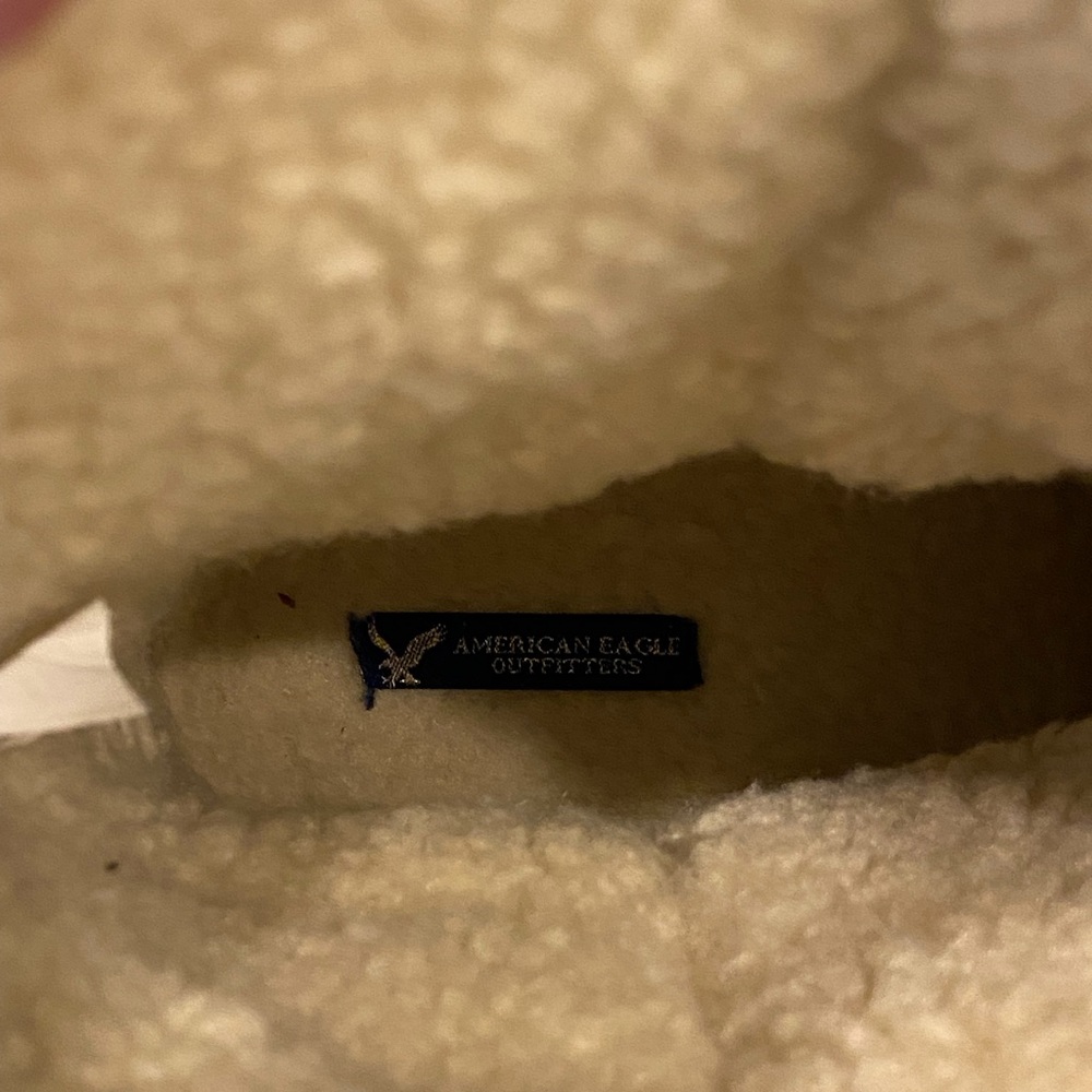 NWOT AMERICA EAGLE CREAM SUEDE SHERPA BOOTS - Picture 6 of 8